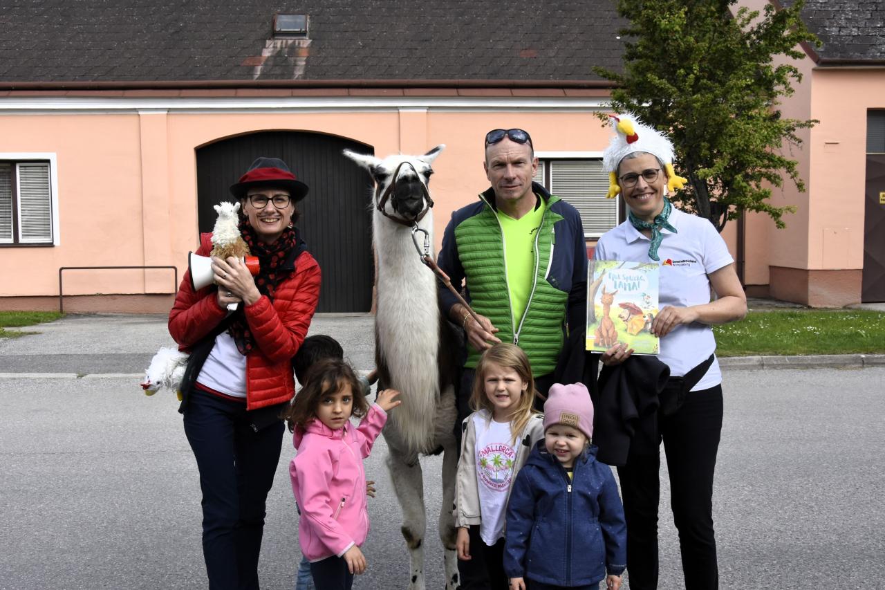 LW 2025 Gruppenbild mit Buch